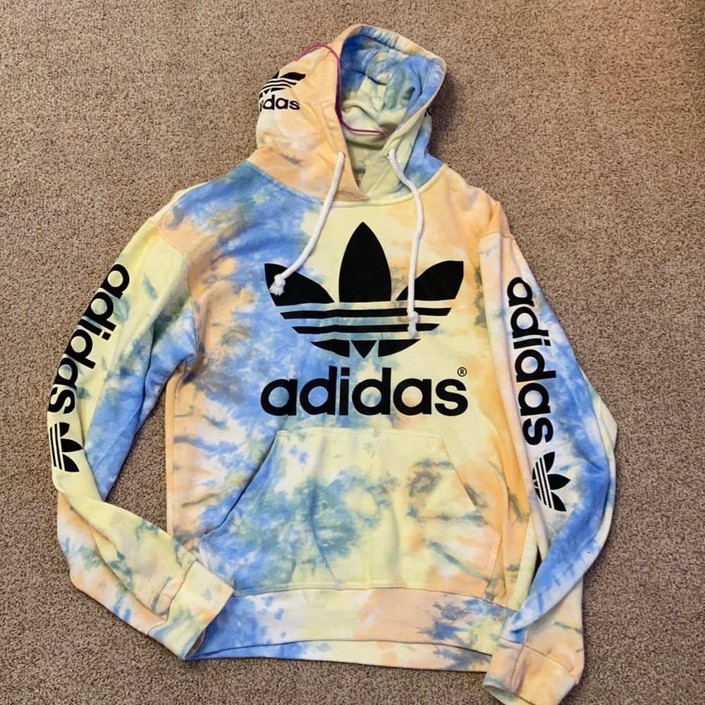 adidas tie die sweatshirt (size S)